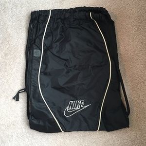 NIKE black drawstring bag